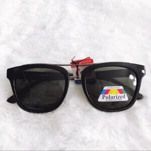 Ashe Glossy Black Polarized Sunglasses